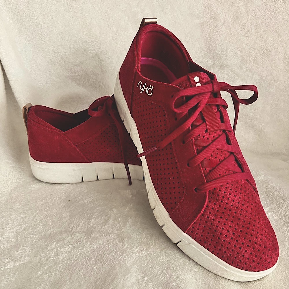 Rykä shoes for women Red Wine Color